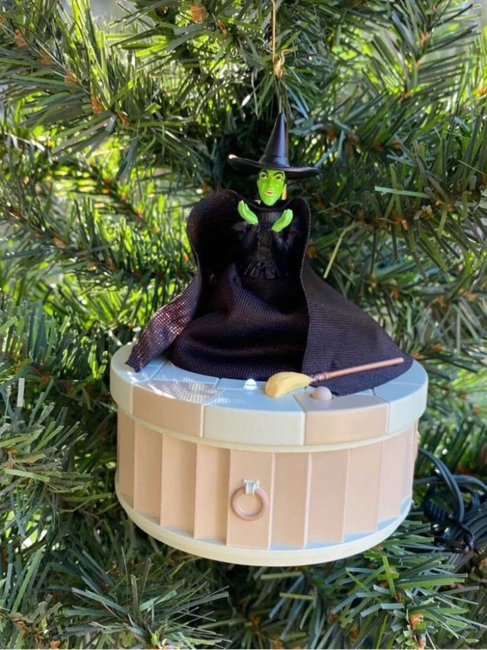 NWT 2025 Hallmark Keepsake Wicked Witch I'm Melting! Wizard of Oz magic ornament